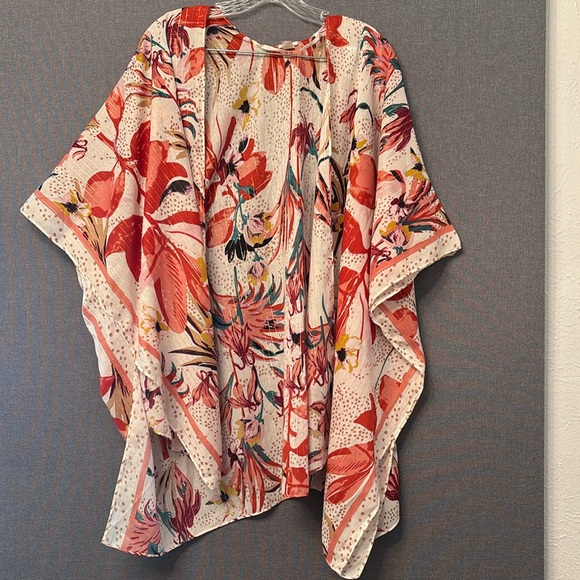 Women’s OS floral lightweight shrug polyester fabric with side sliths bohemian - Picture 1 of 6